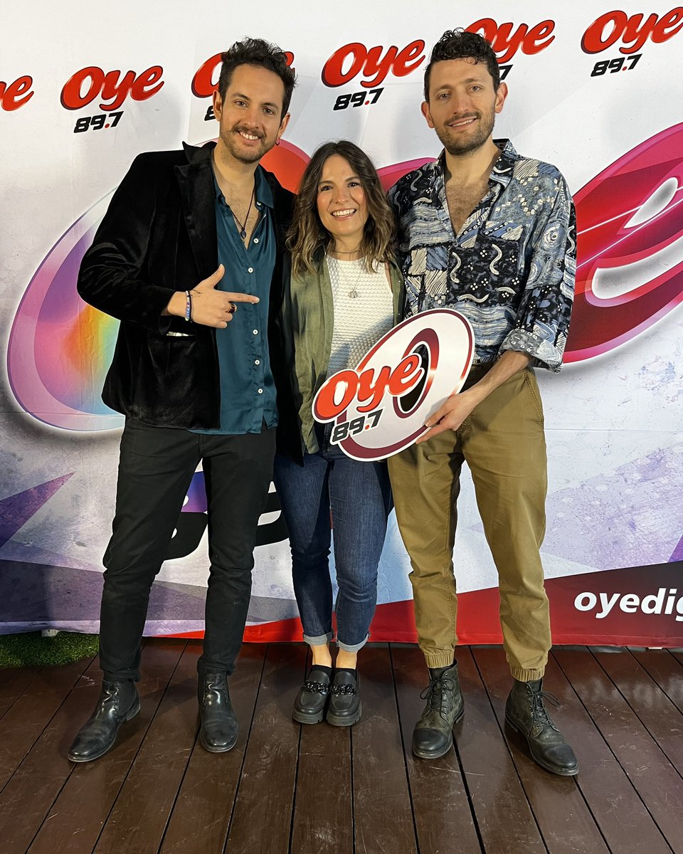 Oye897's tweet photo. ¡Qué gran día! Tuvimos el primer #OyeLive y fue con… @LosRumberosMx 🎉🎶
Muchos fans tuvieron la oportunidad de escucharlos completamente en vivo y tomarse fotito 😌🫶🏻 https://t.co/XDFsAL2fND