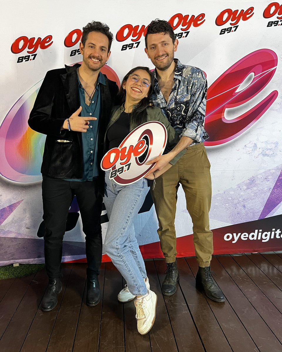 Oye897's tweet photo. ¡Qué gran día! Tuvimos el primer #OyeLive y fue con… @LosRumberosMx 🎉🎶
Muchos fans tuvieron la oportunidad de escucharlos completamente en vivo y tomarse fotito 😌🫶🏻 https://t.co/XDFsAL2fND