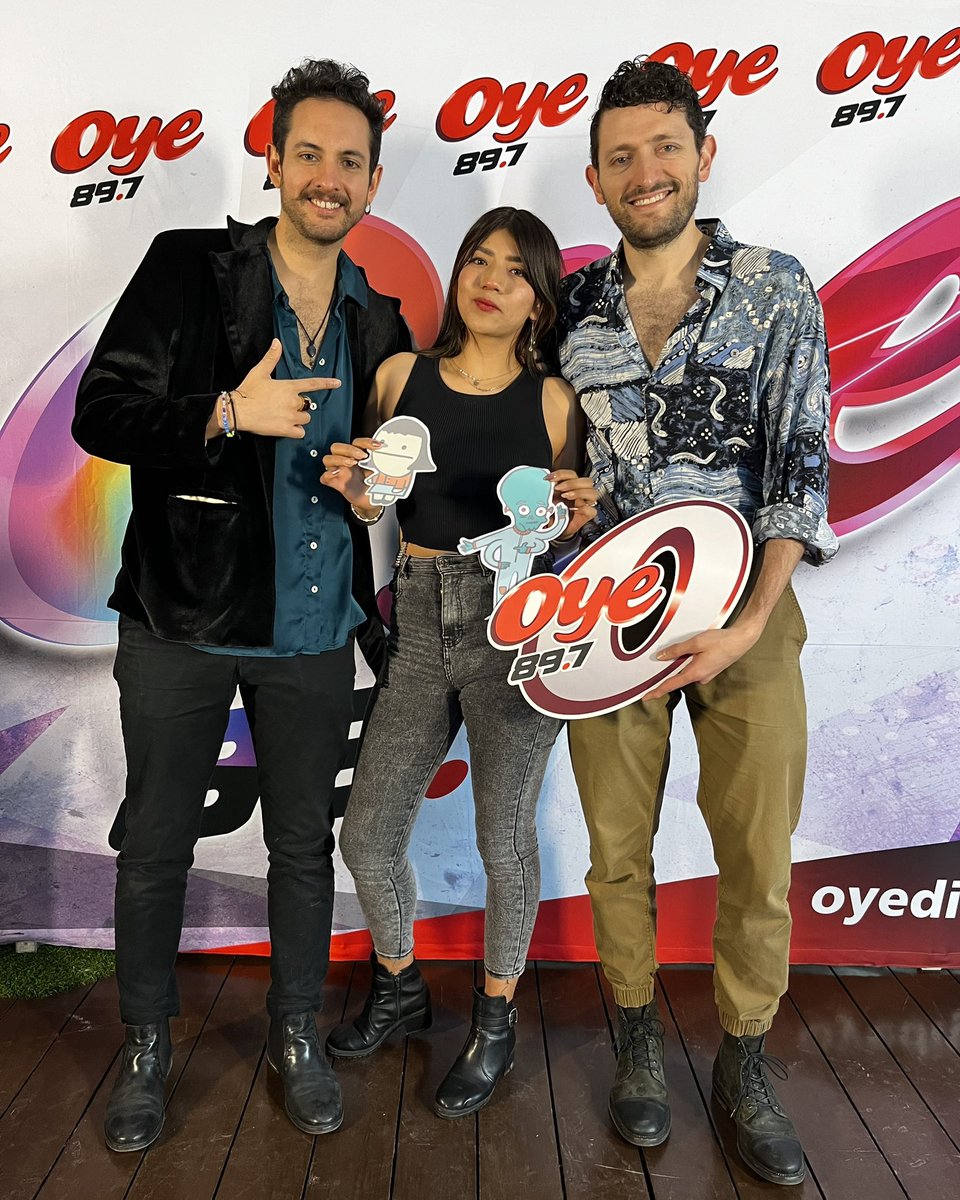 Oye897's tweet photo. ¡Qué gran día! Tuvimos el primer #OyeLive y fue con… @LosRumberosMx 🎉🎶
Muchos fans tuvieron la oportunidad de escucharlos completamente en vivo y tomarse fotito 😌🫶🏻 https://t.co/XDFsAL2fND