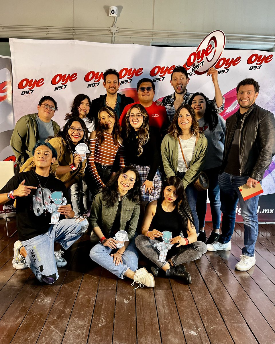 Oye897's tweet photo. ¡Qué gran día! Tuvimos el primer #OyeLive y fue con… @LosRumberosMx 🎉🎶
Muchos fans tuvieron la oportunidad de escucharlos completamente en vivo y tomarse fotito 😌🫶🏻 https://t.co/XDFsAL2fND