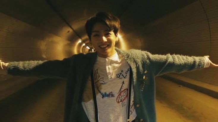 NevenelVento's tweet photo. Run Week
#kookiday https://t.co/o1gyrSeTfx