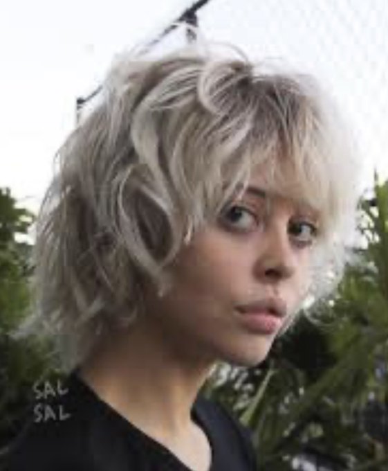 Should I do this to my hair again? 😳 https://t.co/uMHWl8tiqC