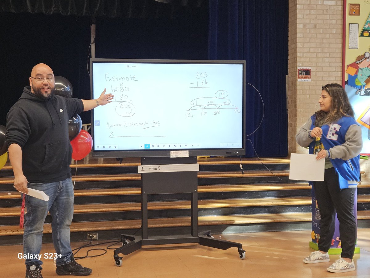 mdhutchins26's tweet photo. Our teachers presented strong first instruction strategies that require students to do most of the talking and the teacher facilitates. #alwaystryingtogetbetter @Elrod_HISD @HISD_West @TeamHISD https://t.co/Kn29BskEKC