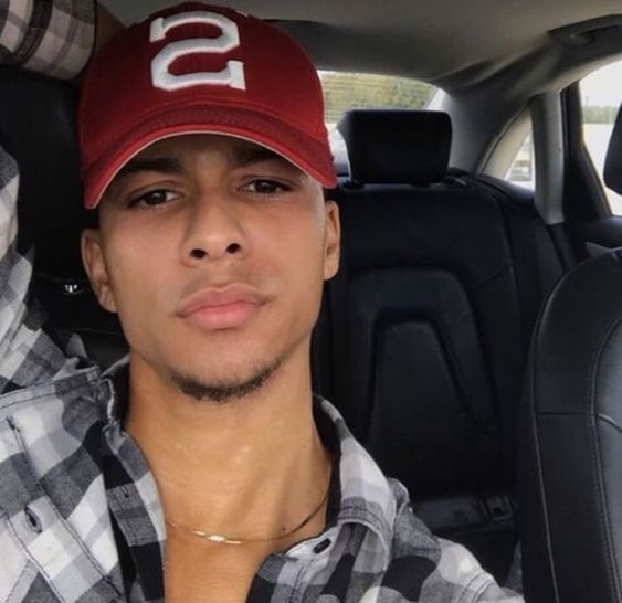 JacksonSmith99s's tweet photo. Need some help 🔥 https://t.co/9UxxrbkJ0f