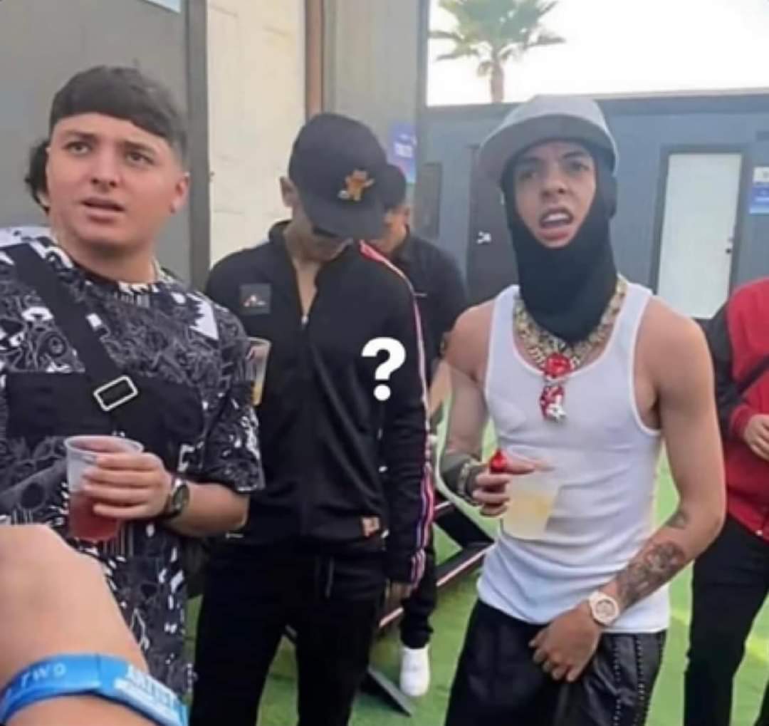 FredoInDaCut995's tweet photo. me: I'm not drinking anymore

my homies: https://t.co/wPQbSdS4aw