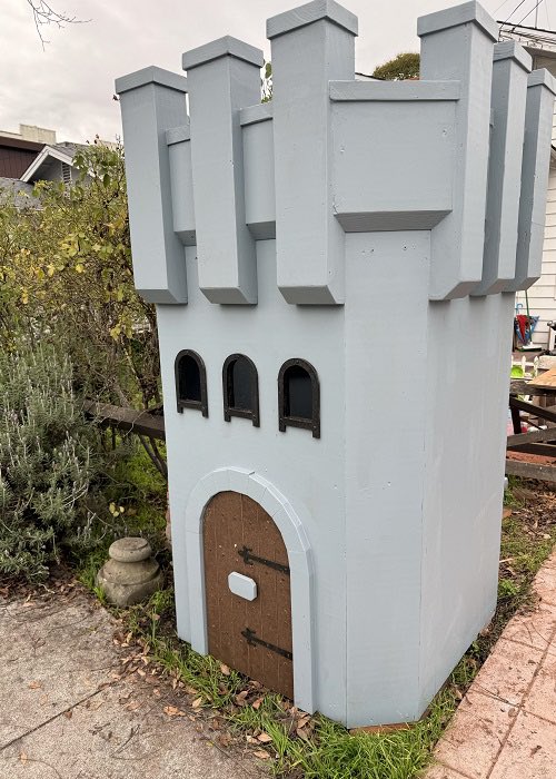 curtastic's tweet photo. I built a real Tower Swap arrow tower to defend the HQ! https://t.co/Cn29ZVC7JM