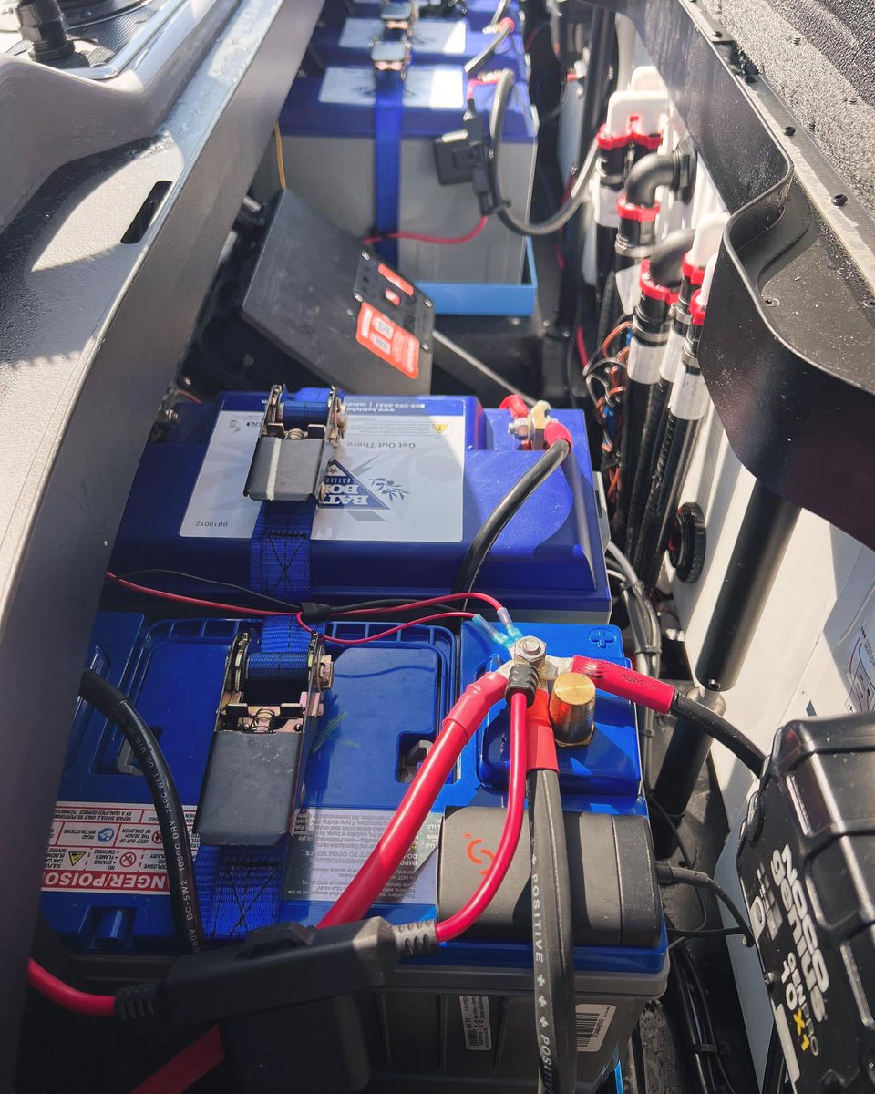 Power_Pole's tweet photo. Drew’s dynamic battery set up! #PowerPoleCHARGE | #drewcookfishing

 #boatbatteries #bassboat https://t.co/ZNl48DoUCy