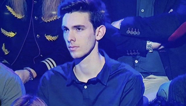 Carlabernaal's tweet photo. la novia de Lucas #OTGalaFinal https://t.co/2gve38FXev