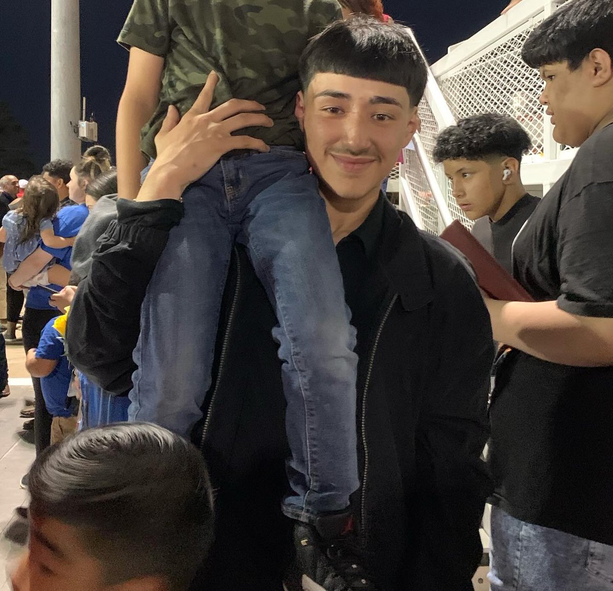 my brother has passed away this past weekend - please consider sharing/donating. Anything and everything is so appreciated 🤍 gofundme.com/f/ettep-aj-gar…