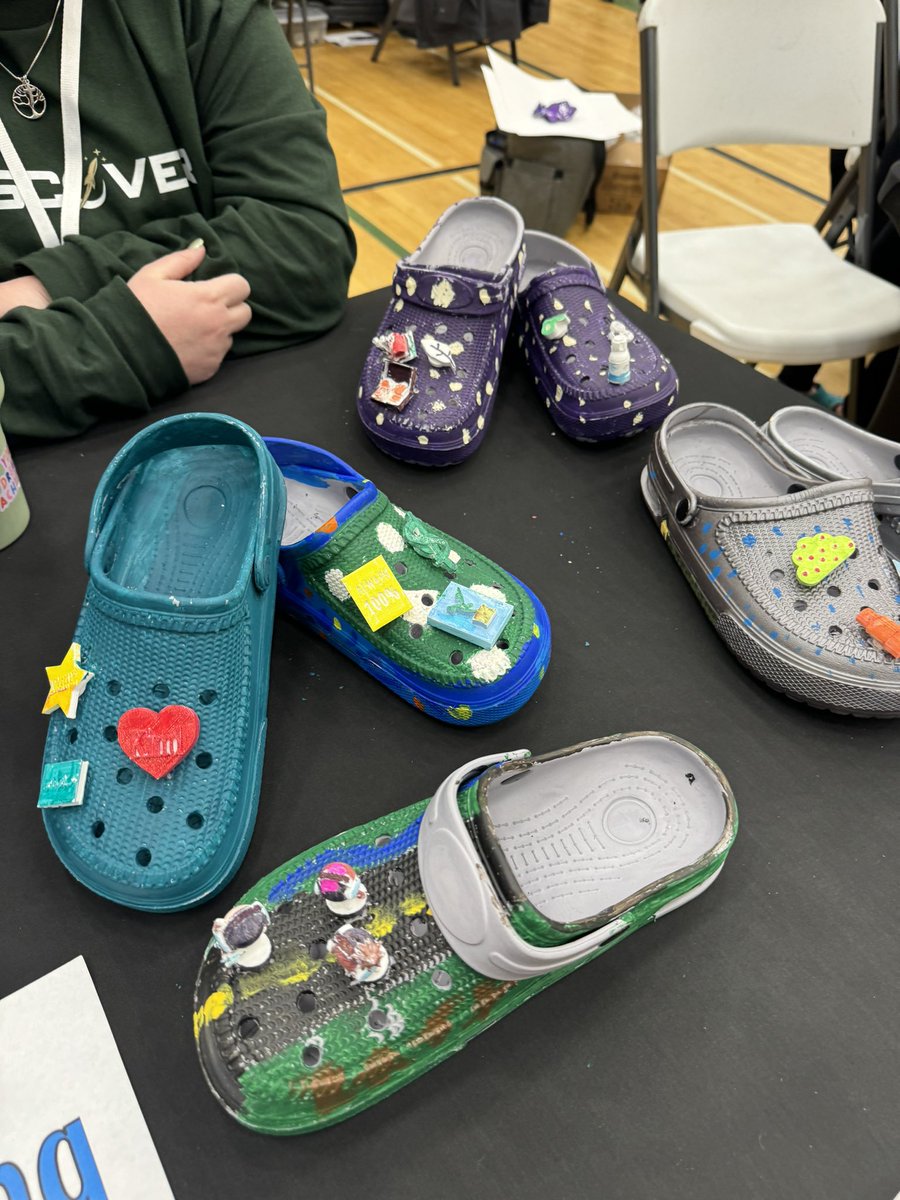 PStepko's tweet image. Huge thank you to @LCPSchools for inviting @CuCPS to tour their 5Cs Student Exhibition of Learning event! 80 showcases of student voice, choice and ownership of learning! #VaLIN 4.0 @WendyTillett @GinnyGills