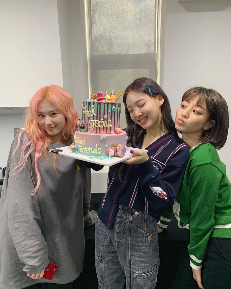 tyra34x's tweet photo. happy birthday to me fr 😙 https://t.co/nNkH2fo9Jx
