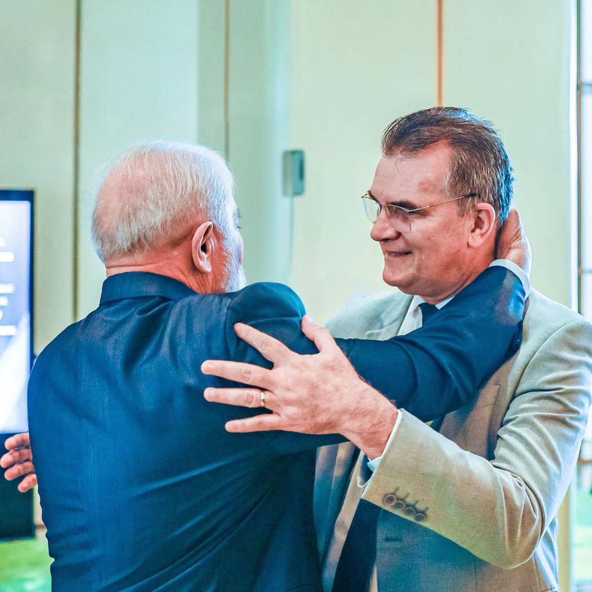 weareibraf's tweet photo. O presidente do Instituto Brasil África, @boscomonte, apresentou edição 2024 do Youth Technical Training Program (YTTP) para chefes de estado, dentre eles o presidente @LulaOficial, presentes na 37ª Sessão Ordinária da Cúpula da União Africana, em Adis Abeba, na Etiópia. https://t.co/p6e9c7NnZH