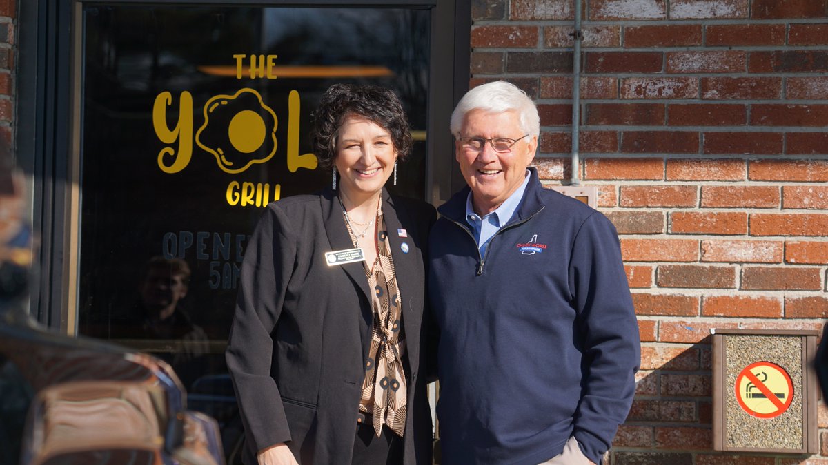 ChuckMorseForNH's tweet photo. Wrapped up the day with Representative Kim Abare, meeting the owners of the Broken Yolk in Pelham!
#nhgov #NHPolitics #pelhamnh https://t.co/2iEgB7MjME