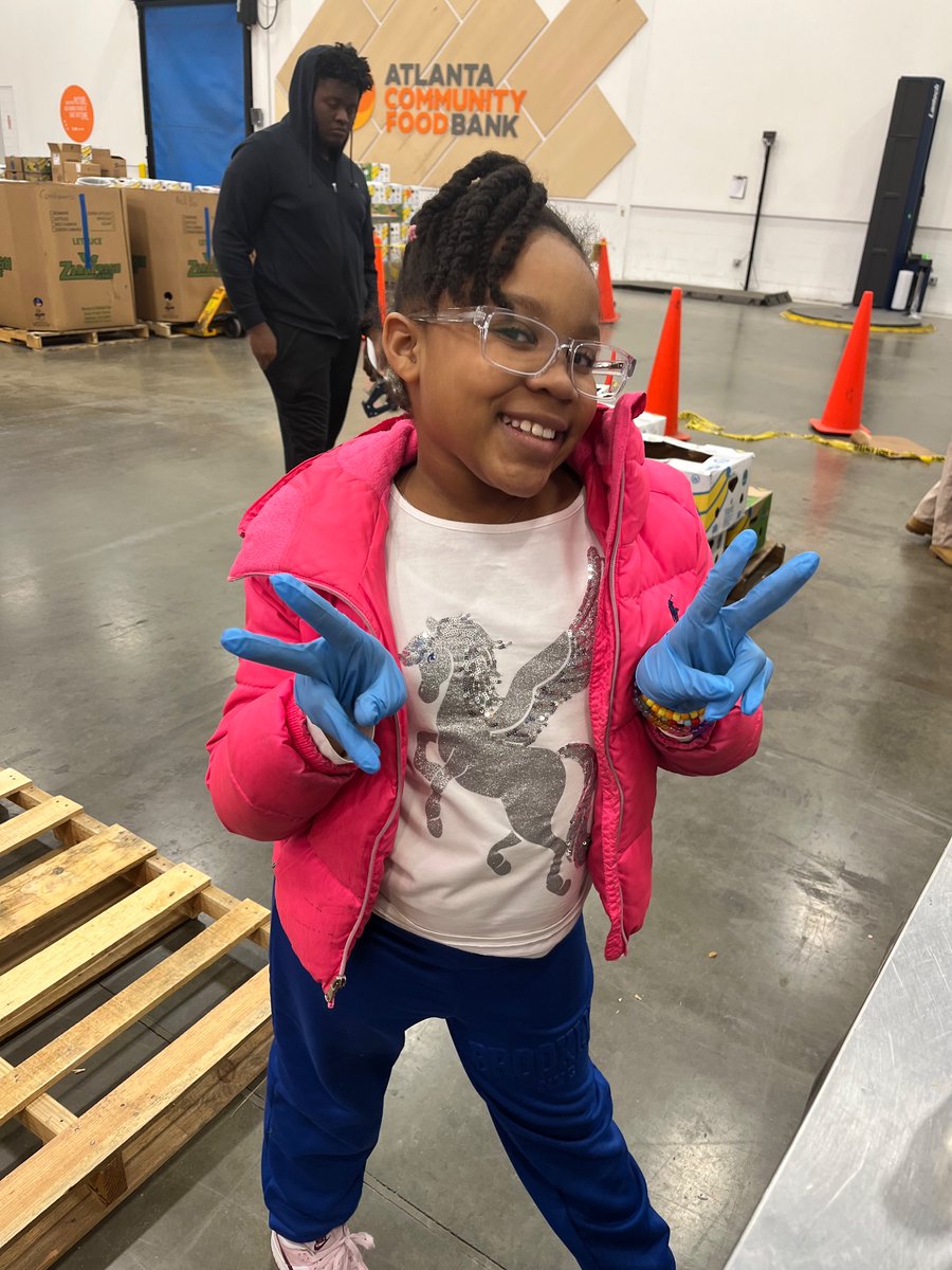 msowenscorner's tweet photo. Randolph’s day of service was PHENOMENAL! I’m SO thankful for each family and faculty member that joined! Everyone was so engaged and really enjoyed serving! I don’t like that I can only post 4 pictures at a time, so get ready for a flood because this really 
made my day! 🥰 https://t.co/ss0GF9dfuW