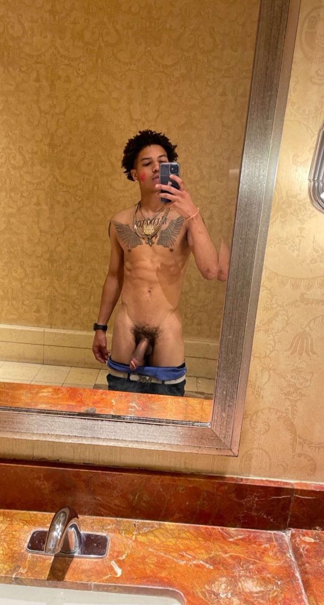 axl3122's tweet photo. #lightskin #nsfwtw https://t.co/pgmIFi8s8n