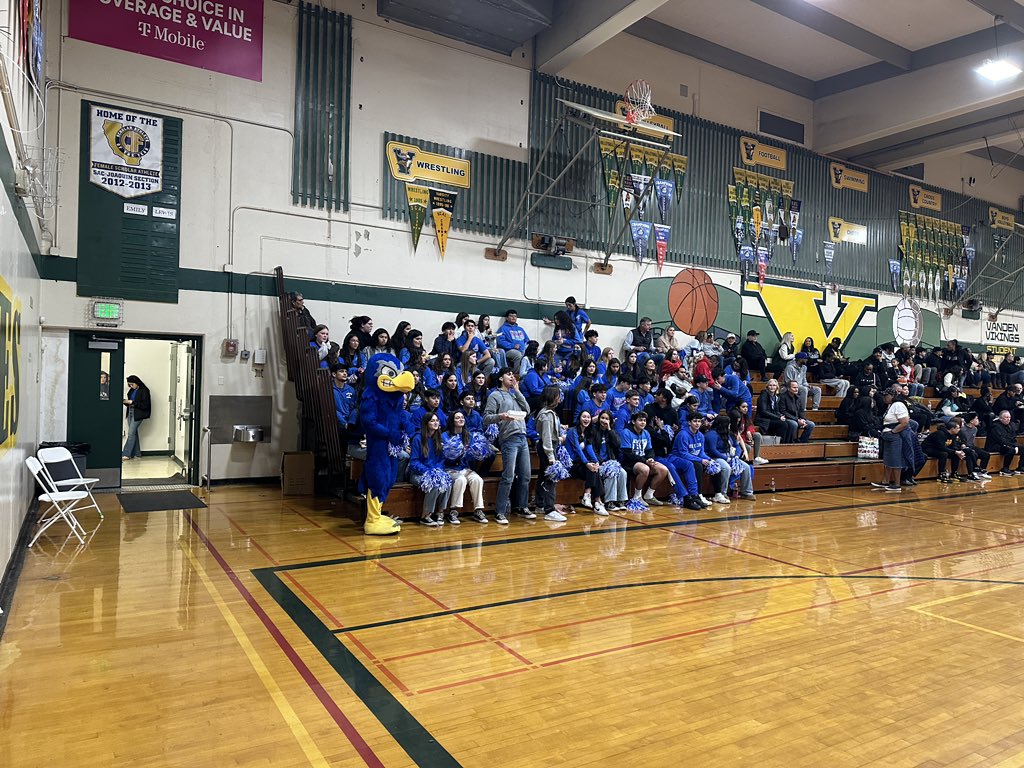 AtwaterFalcons's tweet photo. The Nest travels well. 

Let’s Go Falcons!! 👏 👏 👏 

#WeAreAtwater🟦⬜️ https://t.co/4ej9rbl8Jq