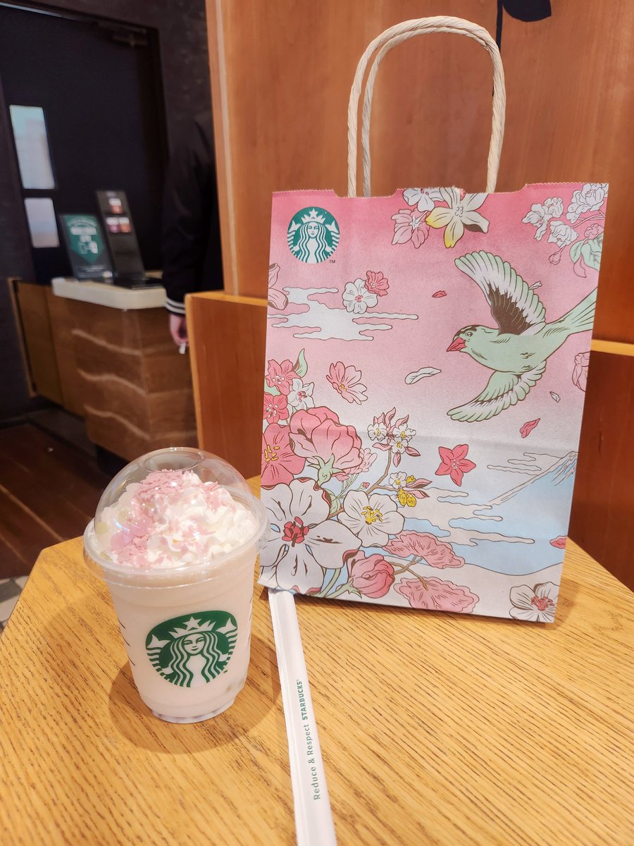kimmy_sparkles's tweet photo. It's that time of the year again. It's my era lol 🌸🍡 #StarbucksJP #Starbucks #SakuraCollection https://t.co/d4plrw1XNE
