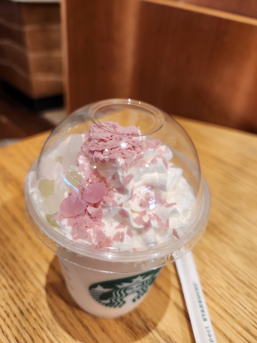 kimmy_sparkles's tweet photo. It's that time of the year again. It's my era lol 🌸🍡 #StarbucksJP #Starbucks #SakuraCollection https://t.co/d4plrw1XNE