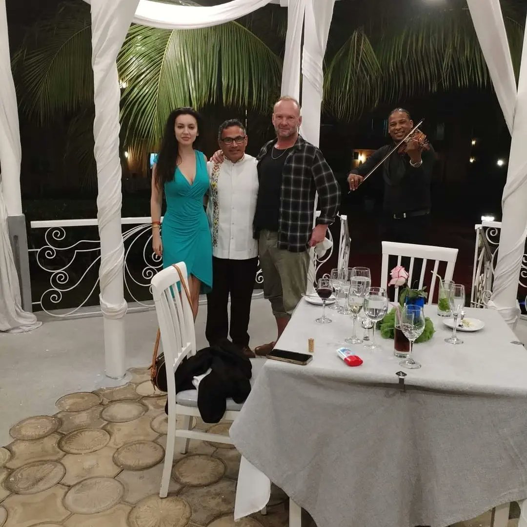 Especial, así podemos decir que fue la cena de despedida a los talentosos actores Andrew Howard y Rosmary Yaneva, un regalo de #CubaUnica #CubaÚnica