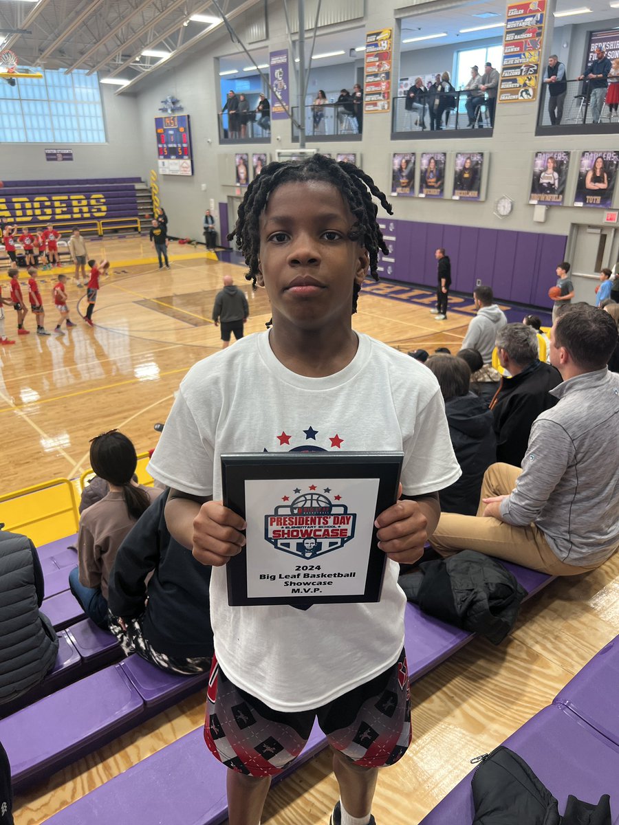KEEP_IT_CLEAN's tweet photo. Mattox & Christian 5th grade Big leaf all stars. Christian game MVP. Shaker travel #itstheprogram #shakerredraiders https://t.co/4A5flSomfu