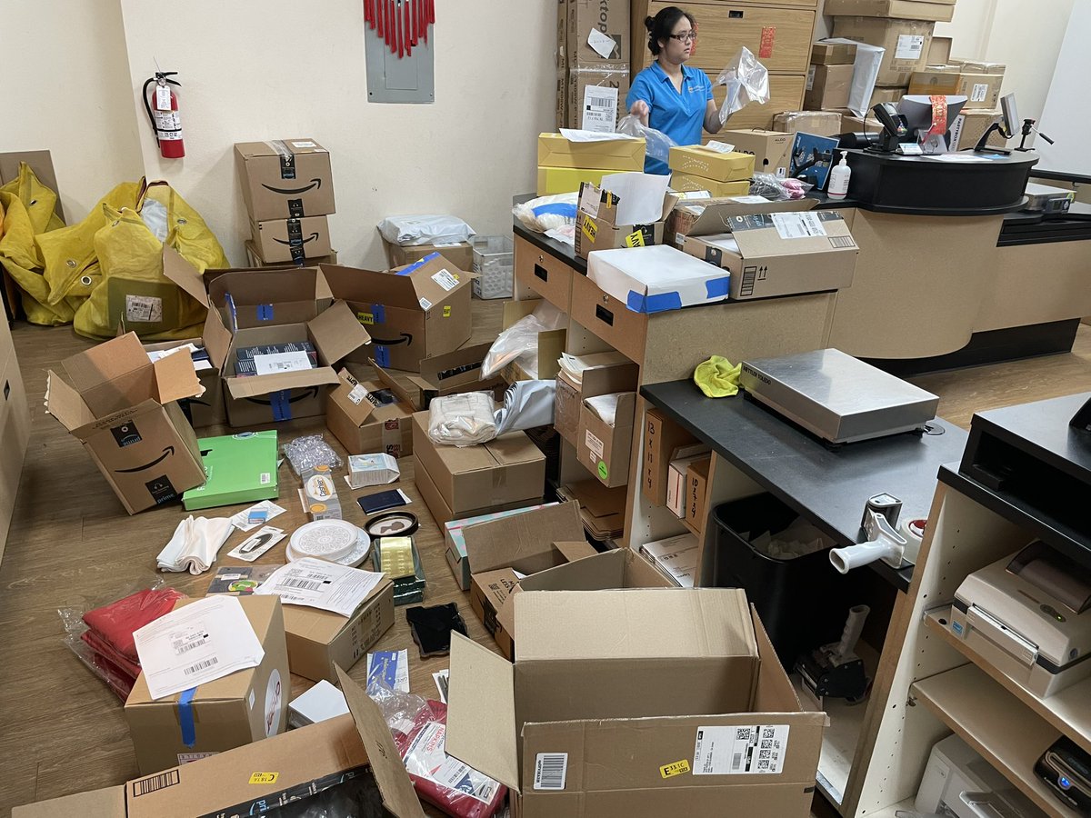 TheUPSStore7300's tweet image. All those from one #amazonreturns customer. 97 packages total. But, not to worry, we can take them all 📦📦📦. #TheUPSStore7300 #TheUPSStore #UPS #beunstoppable #LocalBusiness #SmallBusiness #shipping #packing #returns