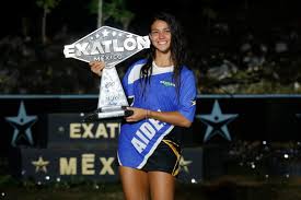 Agusromeh's tweet photo. Pues estuve investigando Y la primer mujer azul en levantar la copa exatlon fue aide ..... Ya que en la primera temporada solo era un ganador así que aún que les duela decirlo aida es la primer mujer azul en levantar el trofeo 

#ExatlónMéxico https://t.co/CtuqMLtXPy
