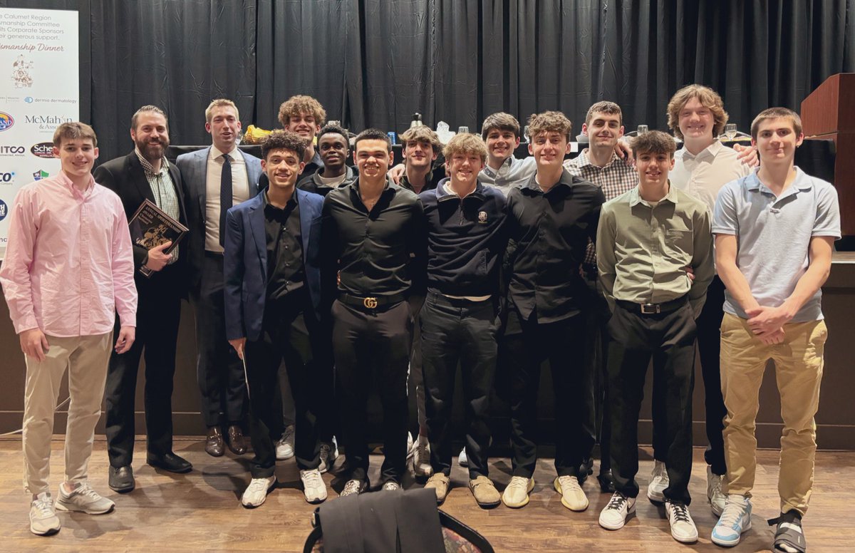 Another year, another team outing to attend the 70th Annual Calumet Region Sportsmanship Dinner. Even better when one of our own is the keynote speaker!  <a href="/RobbieHummel/">Robbie Hummel</a>  <a href="/coachlieske/">Ben Lieske</a> <a href="/AthleticsValpo/">Valparaiso Athletics</a> <a href="/ValpoHS411/">Viking Info</a>