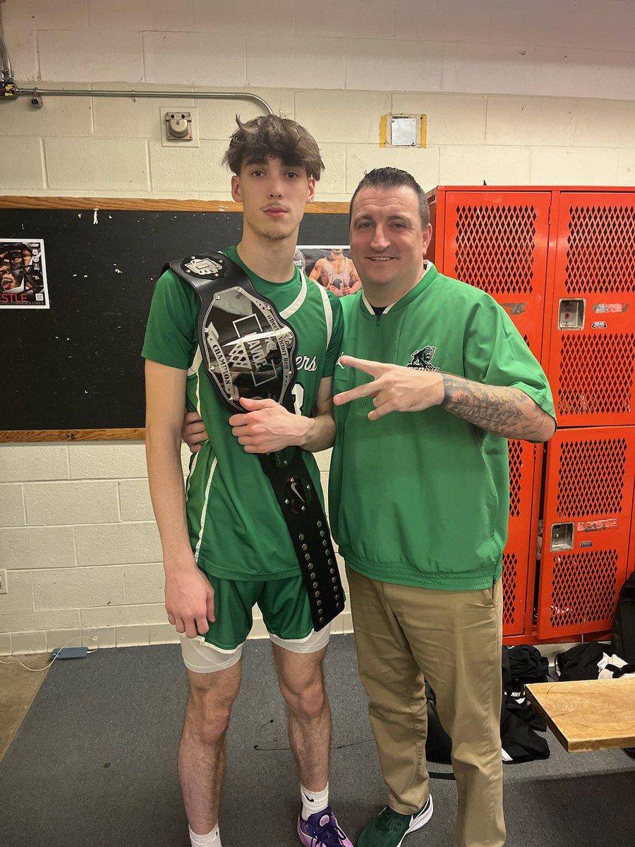 coachbrettflory's tweet photo. Nice conference road win tonight in Newton. Little bit of a slow start but the guys were terrific the rest of the way.
Congrats to tonight’s #DeeUp Victory Belt winner, senior @franklinkaden1! Frank continued his domination on the boards with a 12 & 12 performance.
#HAVOC #NLYC https://t.co/uwNj1MB8IU
