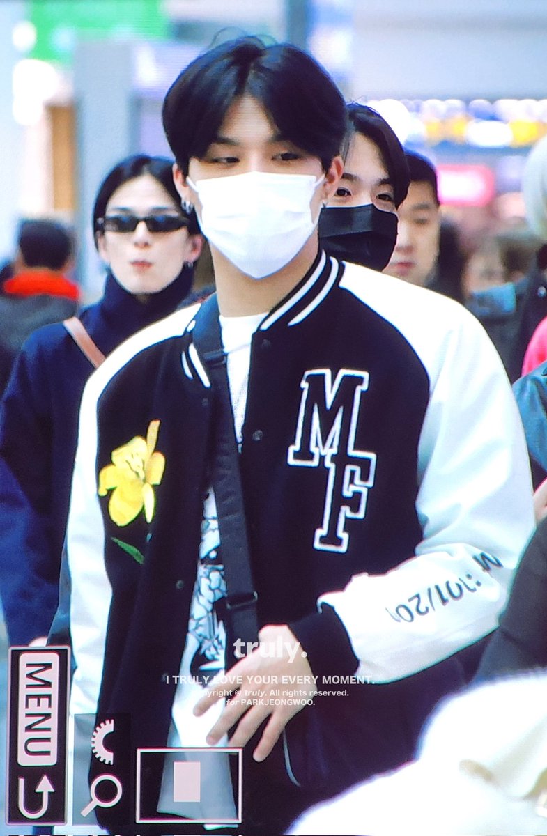 trulylove_jw's tweet photo. 240220 ICN 
박몽클레르정우야..
#트레저 #박정우 #ジョンウ 
#TREASURE #PARKJEONGWOO https://t.co/9i7ilI0QB5
