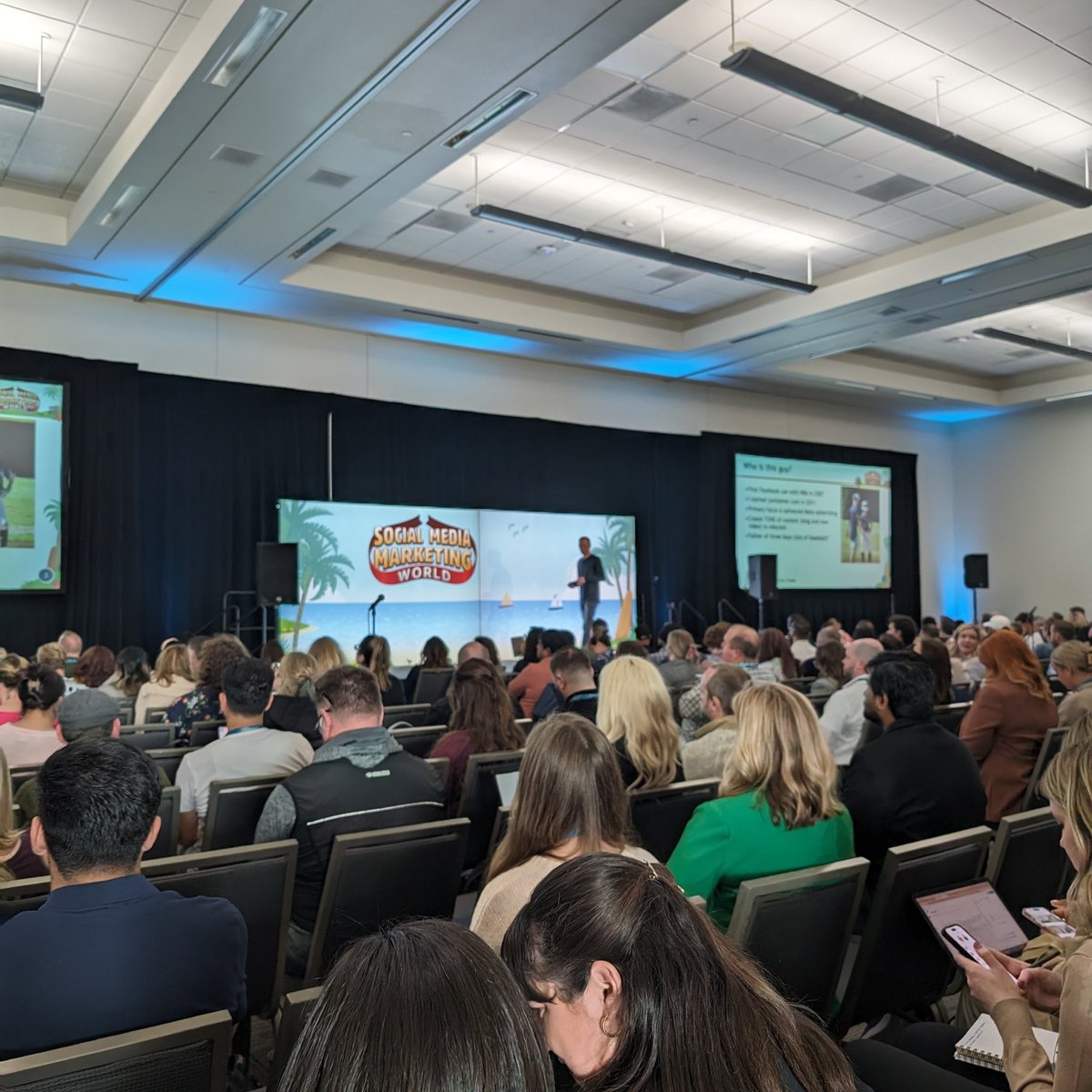 Social Status (@socialstatusio) on Twitter photo In the room with the legendary <a href="/jonloomer/">Jon Loomer</a> - this guy knows Meta Ads! #smmw24 @SMMWConference In the room with the legendary <a href="/jonloomer/">Jon Loomer</a> - this guy knows Meta Ads! #smmw24 @SMMWConference