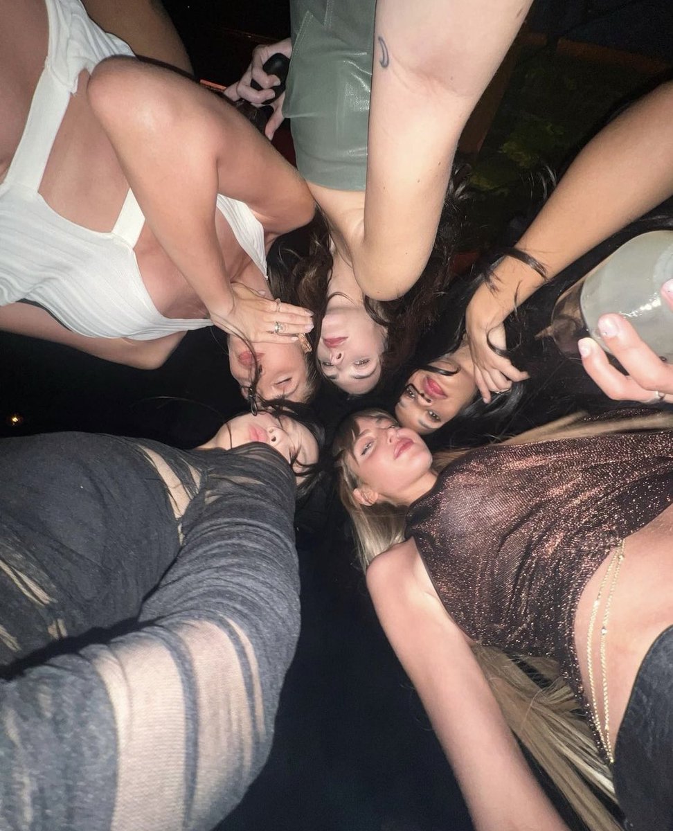 tjruby_'s tweet image. เจนนี่สาวเมกันเกิร์ลกับแก๊งเพื่อนในปาร์ตี้วันเกิด The weeknd ที่แอลเอ ผ่านไปหลายวันเพื่อนเค้ามาลงรูปกันแล้วส่วนน้องเจนนี่อยู่ไหนน้อแต่งสวยแบบนี้จะได้เห็นรูปจากหนูบ้างมั้ย #JENNIE