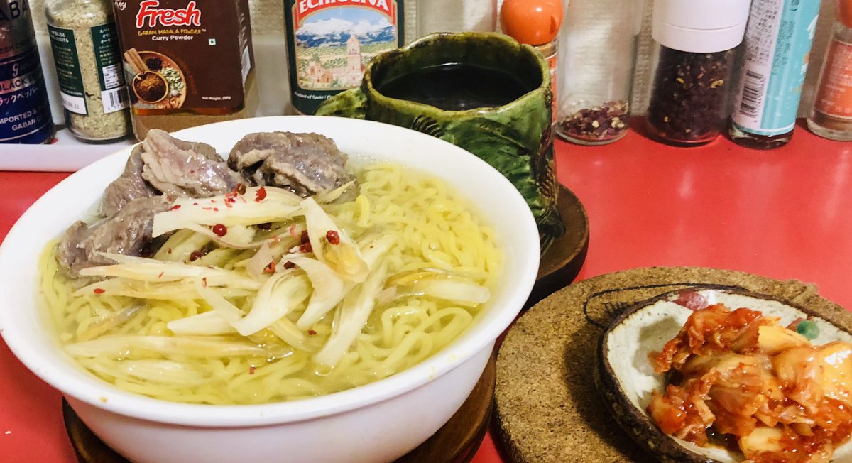 HIROMORITATOKYO's tweet photo. 牛すじ塩ラーメン
圧力鍋で調理した牛すじ肉。昆布出汁でシンプルな塩ラーメン。ミョウガとピンクペッパーを添えた。スッキリした味で美味しい
#おうちごはん #ラーメン好きな人と繋がりたい #自炊 #料理 #ラーメン #朝活 #圧力鍋 #pepper #lapimienta #lepoivre #胡椒 #hújiāo https://t.co/tm0s1dbLAD
