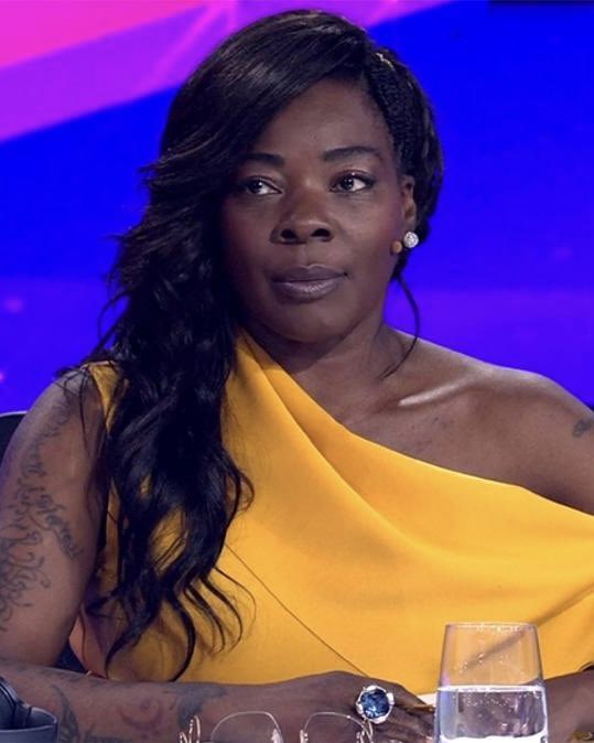 - Buika: te diré algo Ana de mis entrepechos
- Ana Mena: dime!! 
- Buika: yo si no es el cumple de Marta no salto, te propongo para salir de la academia
#OTGalaFinal
