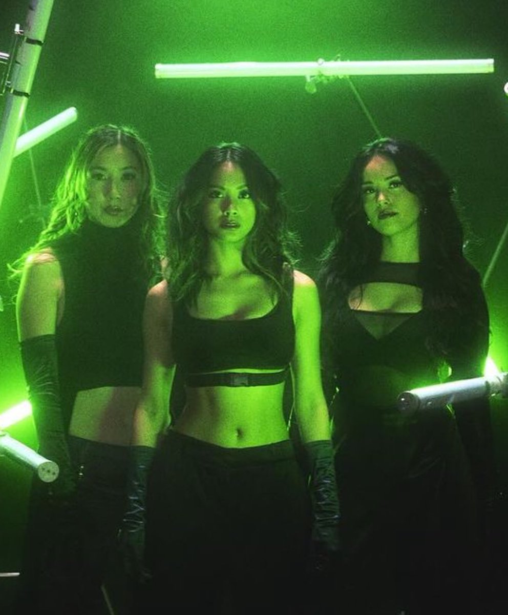 JakeSucky's tweet photo. Valkyrae and Fuslie are collabing with Ylona Garcia for an upcoming song with 100 Thieves https://t.co/hExp30ZMMK