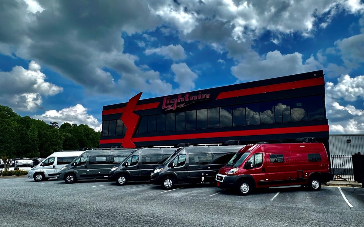 LRVRENTALS's tweet photo. Trade cramped hotels for cozy campervans! We have spacious rentals ideal for couples or small families. Cruise through Atlanta and beyond with ease, enjoying comfort and convenience every step of the way. Contact us today and start planning your adventure! https://t.co/Y2h3vwCnt0 https://t.co/Us6tE42K1D