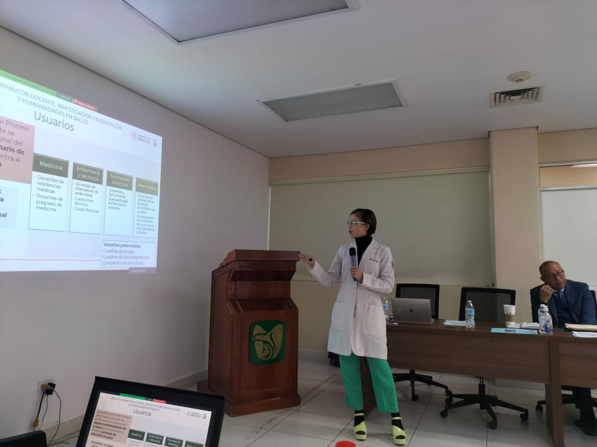 Saber_IMSS's tweet photo. Luego de la reinauguración del #CIEFD de Coahuila, la Dra. Carolina Consejo y Chapela, jefa de área de formación docente, investigación educativa y humanidades en salud, dependientes de la #CES, ofreció un taller para la gestión de la capacitación docente. https://t.co/9Z3rmniKm3