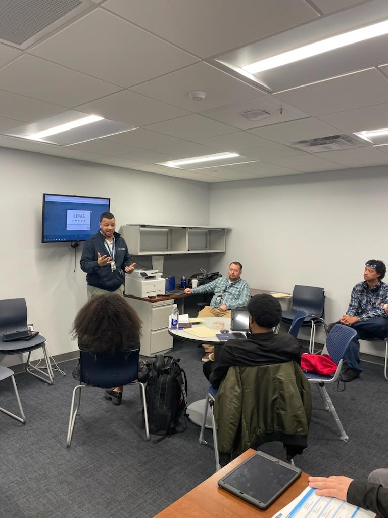 jhannellek's tweet photo. Week 2 of BTW insourcing #TeamATL setting expectations with our new hire team members. #GLTW @weareunited @LouFarinaccio @dongaines11 @DJKinzelman https://t.co/QcskiRKKzs