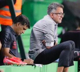 aldeia_noticias's tweet photo. Wesley Carvalho deve assumir o Athletico com a saída de Osorio https://t.co/yc1ceacGJ6