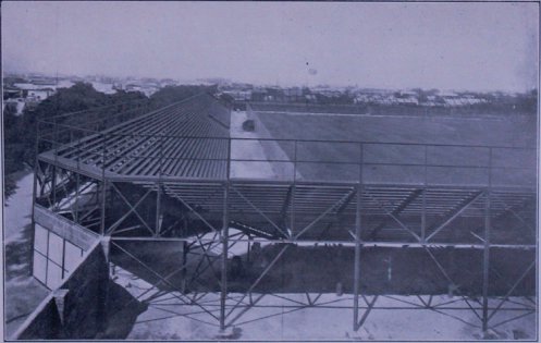 CulturaCAChJrs's tweet photo. 4. El Estadio, uno de los mas modernos de aquellos año, fue sede ese mismo año de la final de la #CopaCompetencia entre #Racing y #SanLorenzo, y en Febrero de 1940
fue sede de la disputa del encuentro entre nuestra #SelecciónNacional vs #Paraguay
#HistoriaChaca https://t.co/JPqvJhqu6C