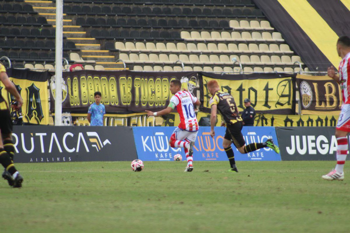 Nunca dejar de insistir, siempre enfocado en el objetivo y superando los obstáculos! ⚽️

Trabajando duro para estar lo más rápido posible haciendo lo que me gusta! 🔥🔜