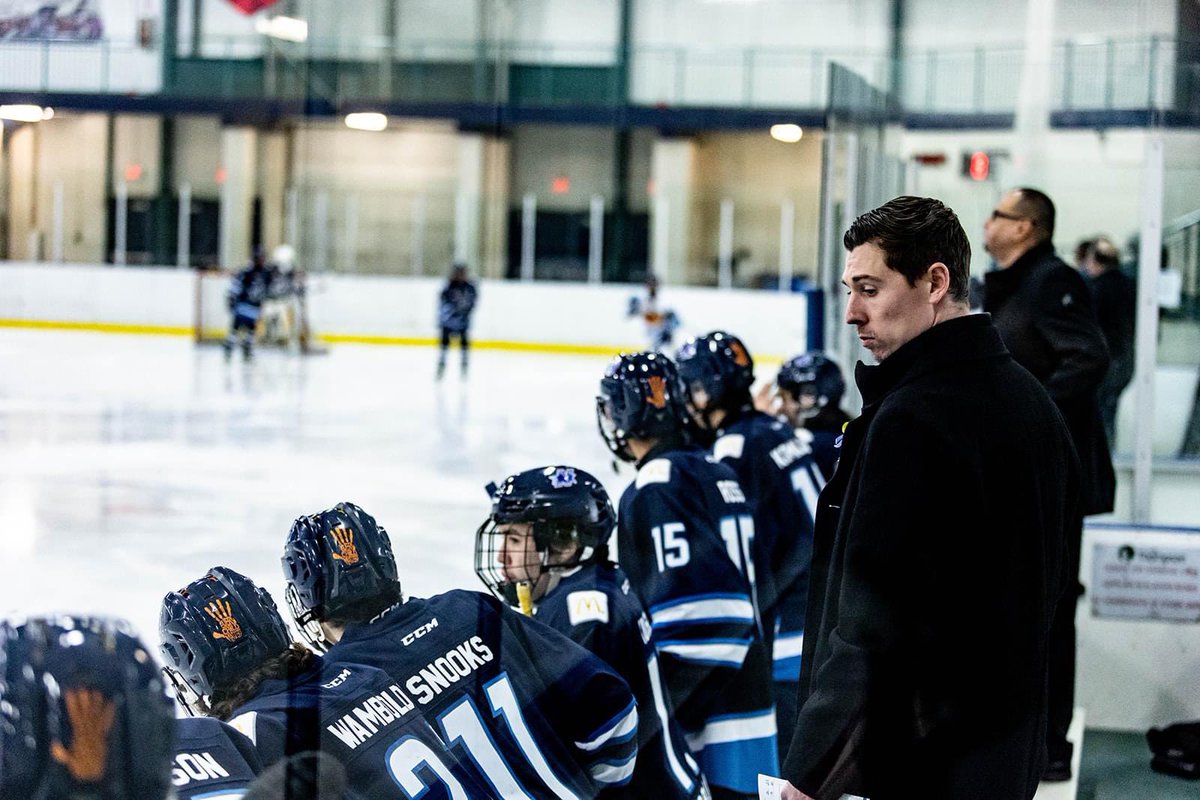Congratulations to our head coach, Justin Valentino, for winning the Coach of the Year award!

mbu18aaahockey.ca/2023-2024-leag… #BuildTheNorth