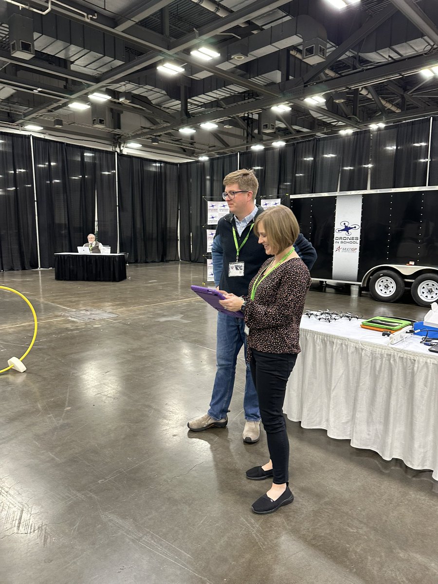 Mercer Elementary Innovation Specialist Guy Frye presents “Drones in the Classroom” at the Ohio Educational Technology Conference in Columbus.