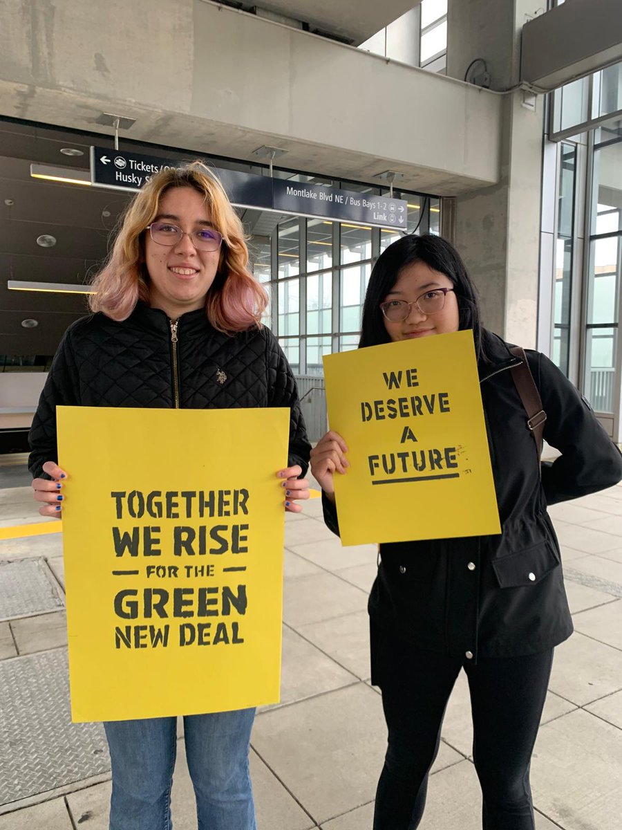 Let's rise together! Sunrise Seattle just did a banner drop to call on Biden to declare a climate emergency.

Do your part too and sign this climate emergency petition: climateemergencypetition.com/?ms=campaign

<a href="/sunrisemvmt/">Sunrise Movement 🌅</a>