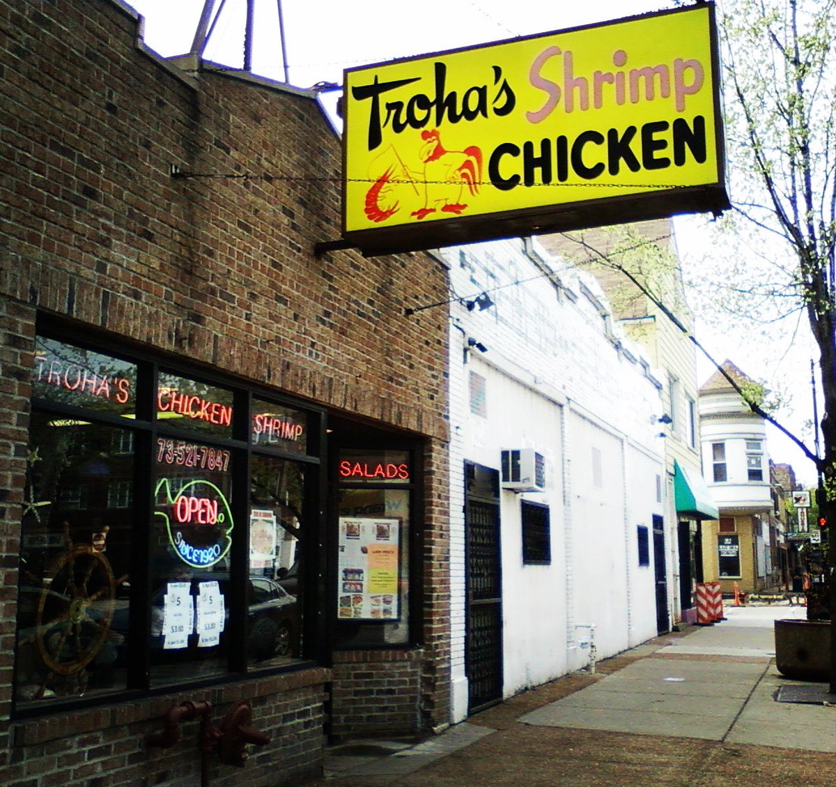 Supposedly, Troha's has the best fish &amp; chips in all of Chicago. Are you a fan?

#ChicagoHistory ☑️
