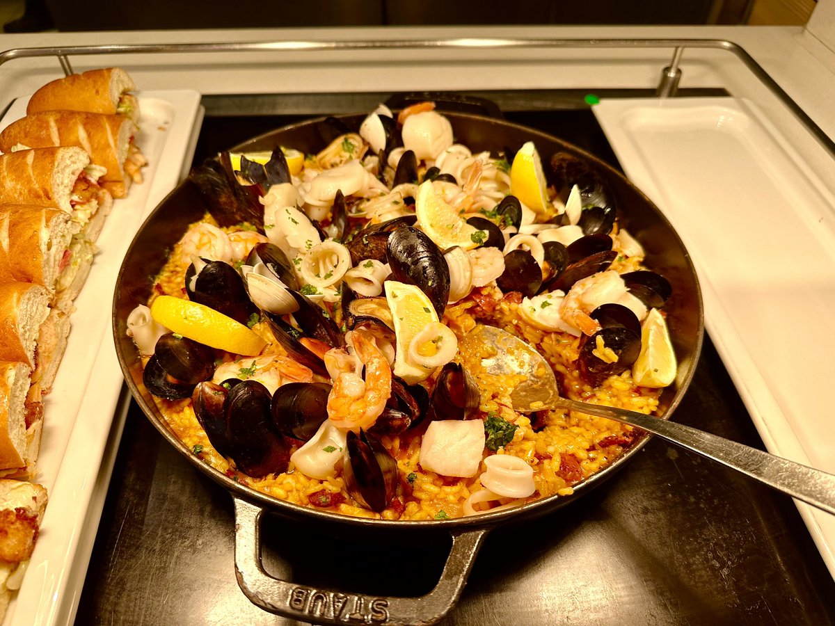 sheiladavies_'s tweet photo. A lovely day at sea today plus a delicious Paella for lunch on board the Viking Star next stop Honolulu
#adayatsea
#backonboard
#HawaianIslandsSojourn
#myvikingstory
#VikingOceanCruises
#wanderlust #hawaii
#cruise #VikingStar
#myvikingstory #VikingCruises #makingmemories https://t.co/G5mJd6OEZH