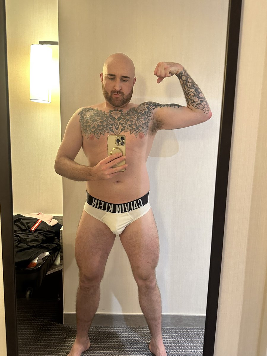 UKPIGLET tweet media
