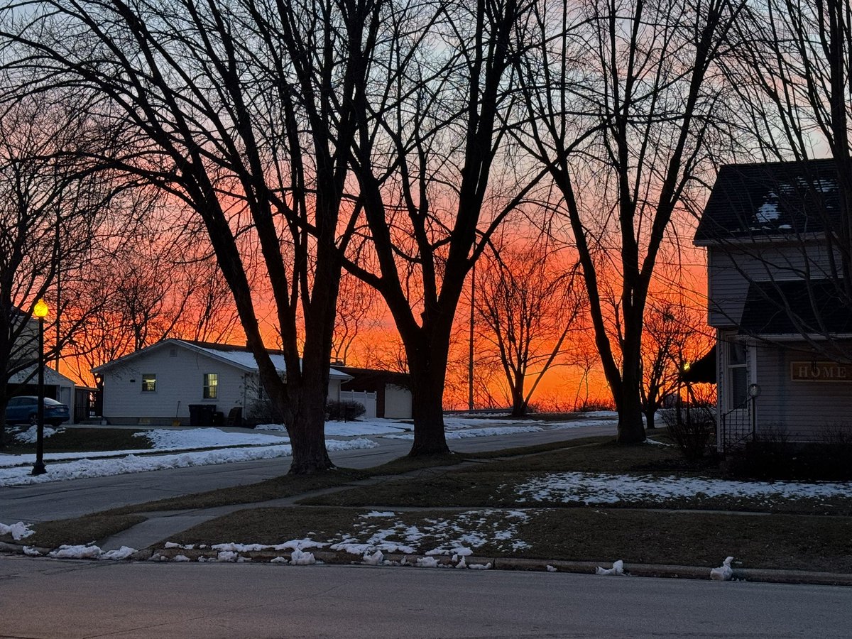 cory_mayer's tweet photo. @Mark_Baden Here is sunset in Sheboygan Falls https://t.co/4tdFWYKYFn