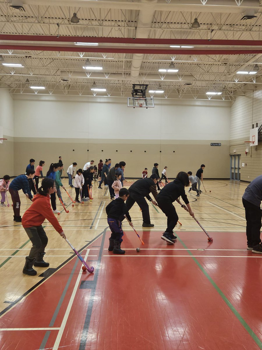 FHalberta's tweet image. Celebrating Family Day in style with @sportcalgary! Huge thanks to @saracensfhc for their invaluable coaching support. Wishing the entire FHA community a joyful Family Day! 

#YYCFieldHockey #FieldHockeyAlberta #TryItFree #AllSport