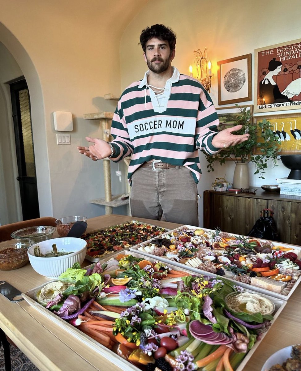 Styleisms's tweet image. fit check. food check. cum check is later.