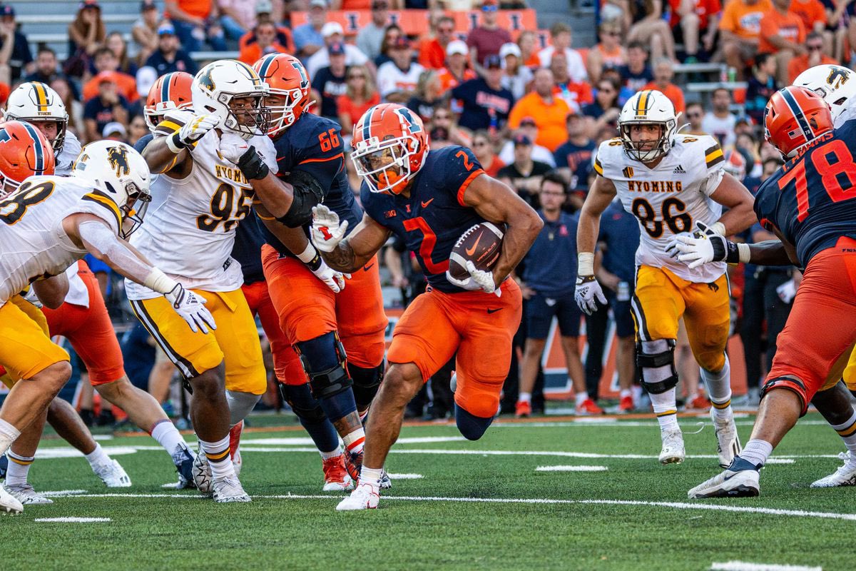 Dillon_Arkansas's tweet photo. After a great talk with @coacharchiemac I am blessed and honored to receive an offer from the University of Illinois! @CoachDeLaTorre @DaveHenigan @DontonioKeshon
@DRR_Recruiting
@IlliniFootball @DenCoGridiron https://t.co/A7ebW988E1